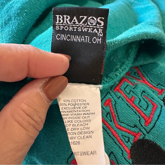 Vintage Mickey Unlimited Disney Teal Mickey Mouse Crewneck Sweatshirt Size L - Picture 6 of 7